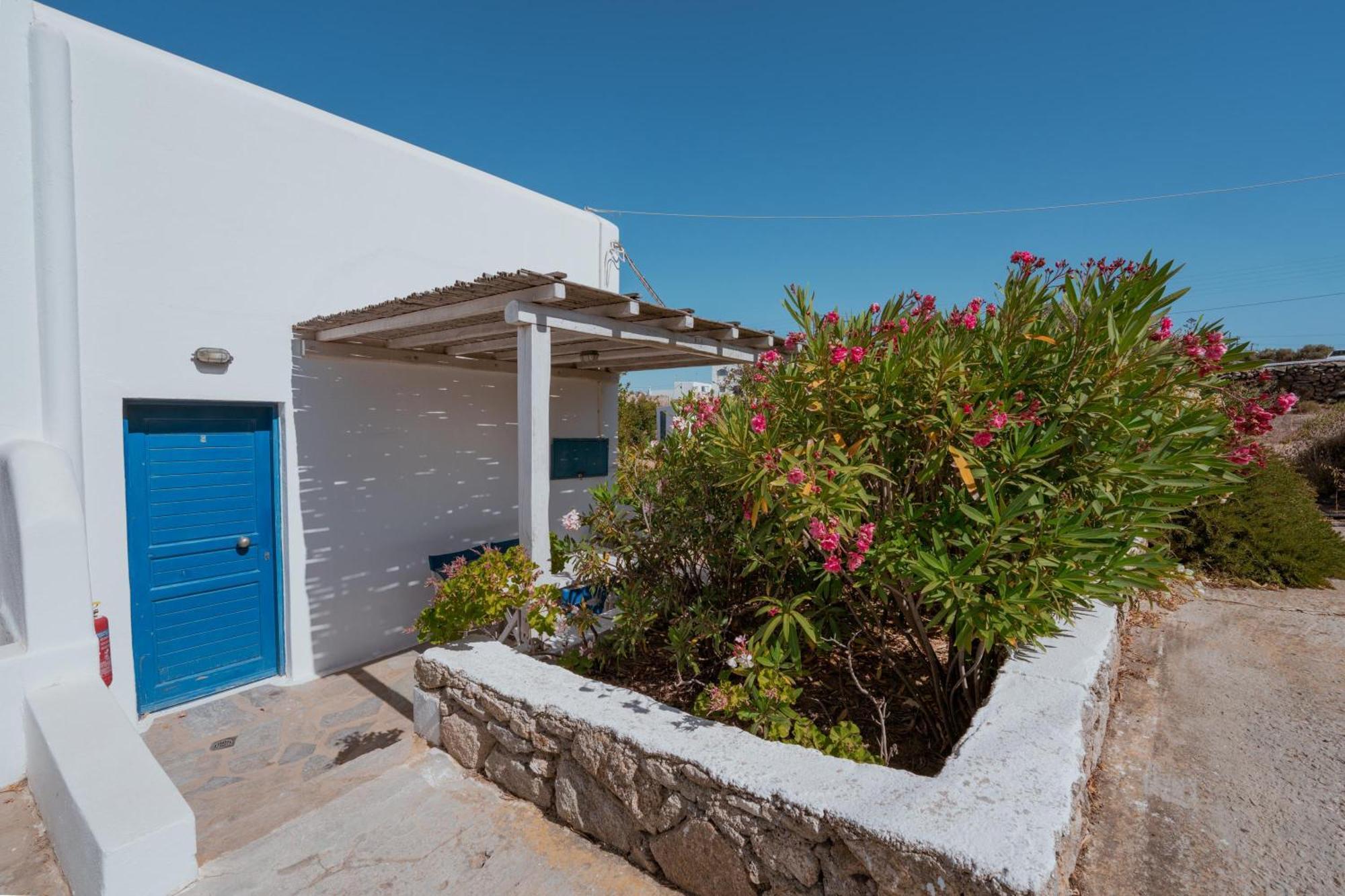 Gryparis' Club Apartments Mykonos Town Eksteriør billede