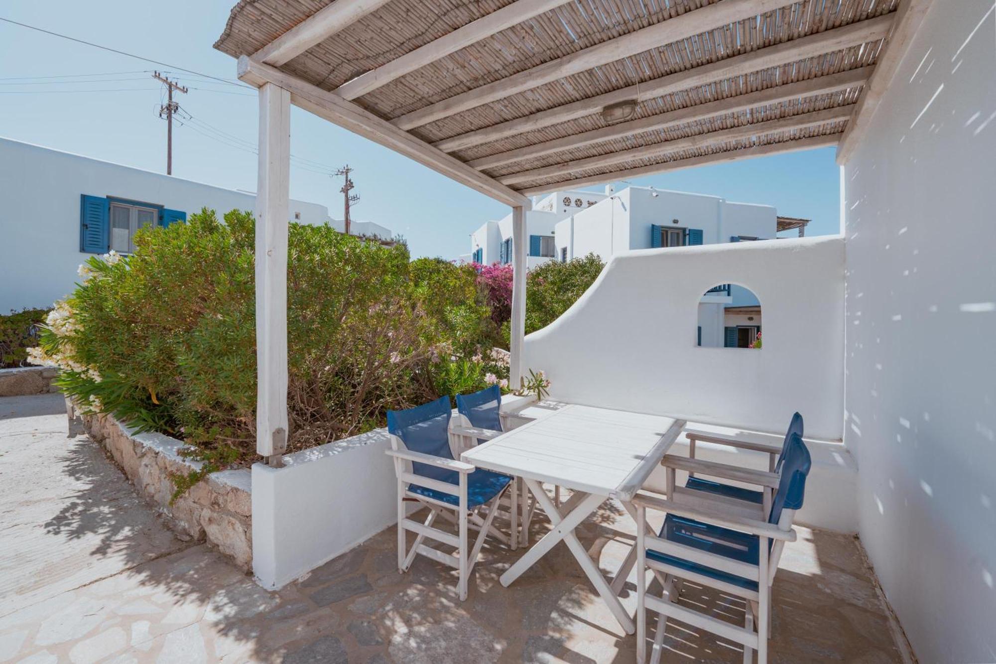 Gryparis' Club Apartments Mykonos Town Eksteriør billede