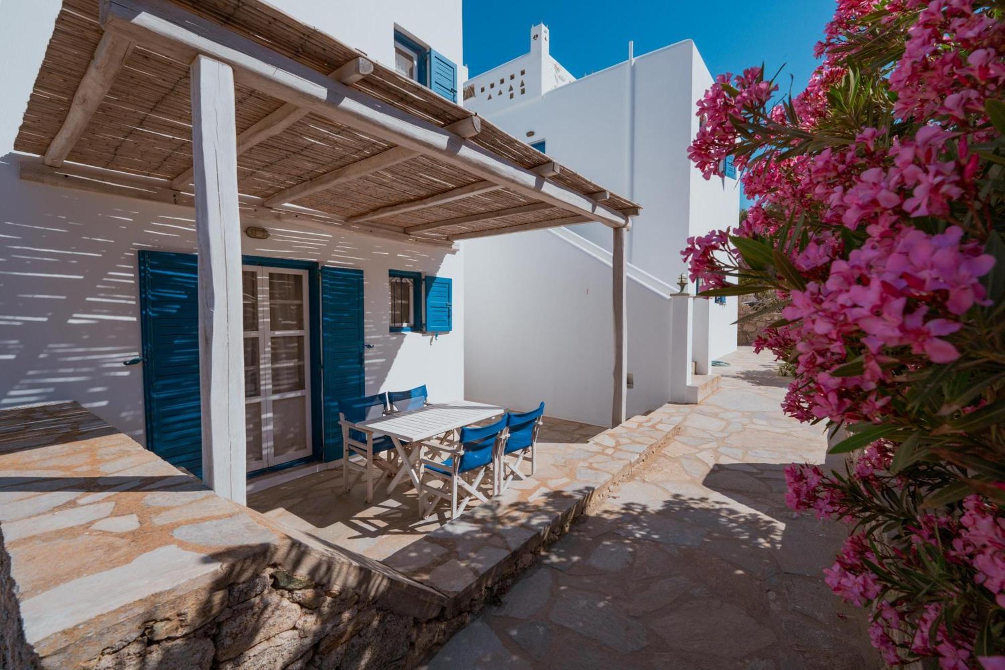 Gryparis' Club Apartments Mykonos Town Eksteriør billede